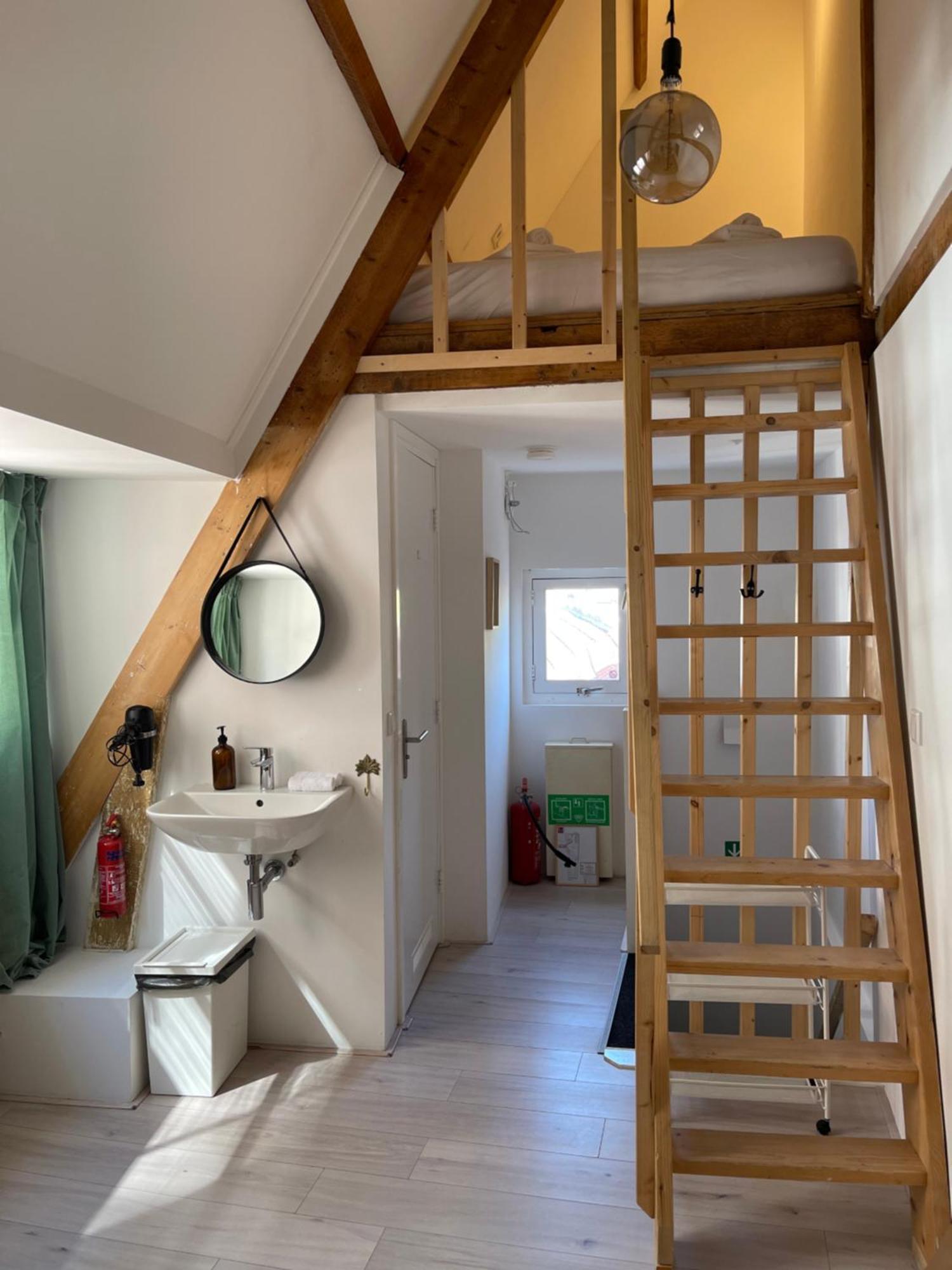 Tiny Private